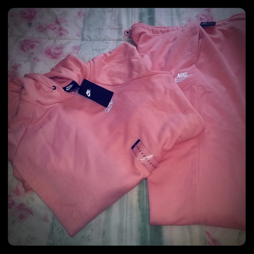 Nike Hoodie and Sweat Pants Set